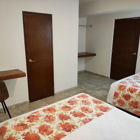 Hotel Lorimar لاباز المظهر الخارجي الصورة