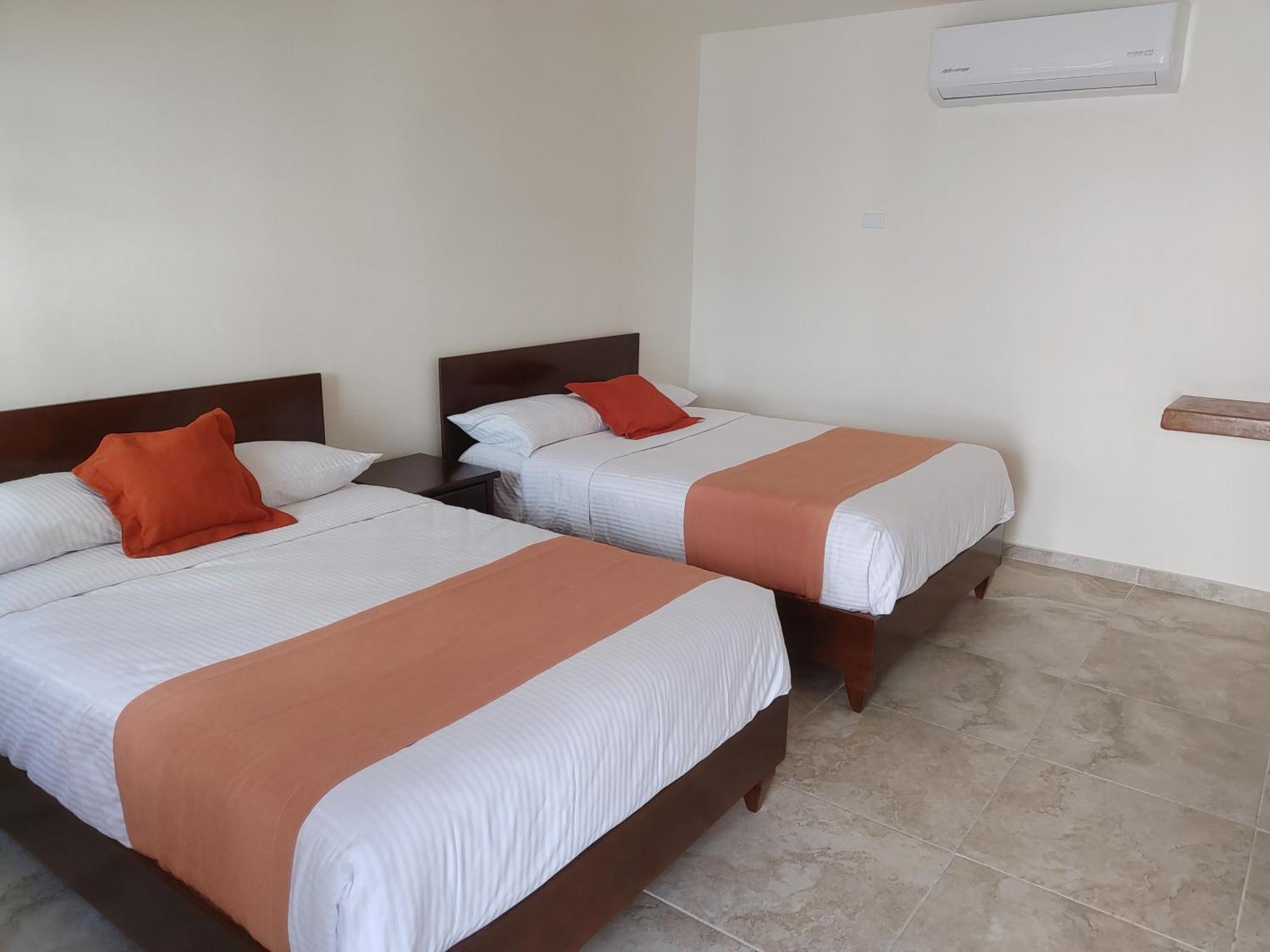 Hotel Lorimar لاباز المظهر الخارجي الصورة