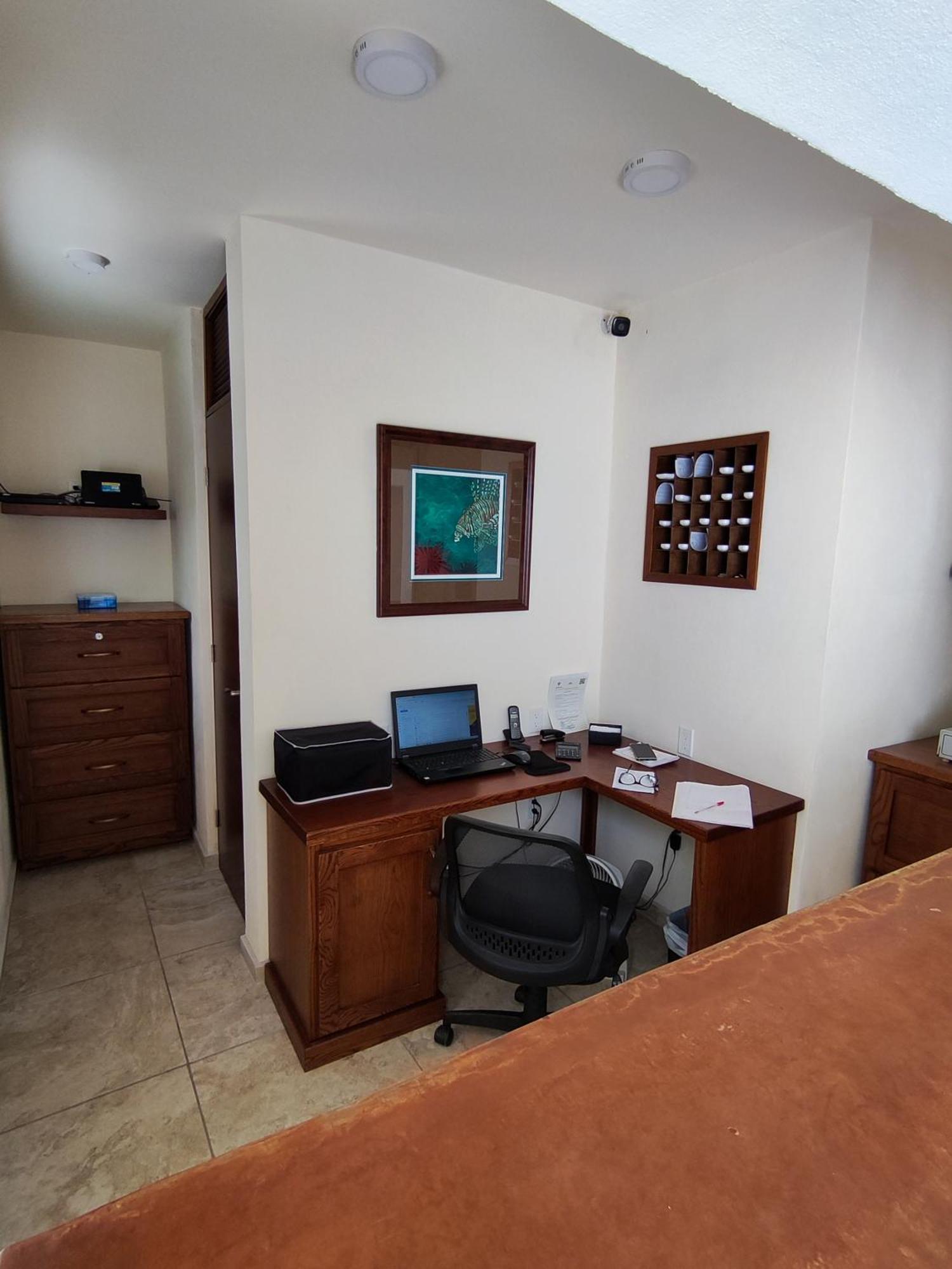 Hotel Lorimar لاباز المظهر الخارجي الصورة