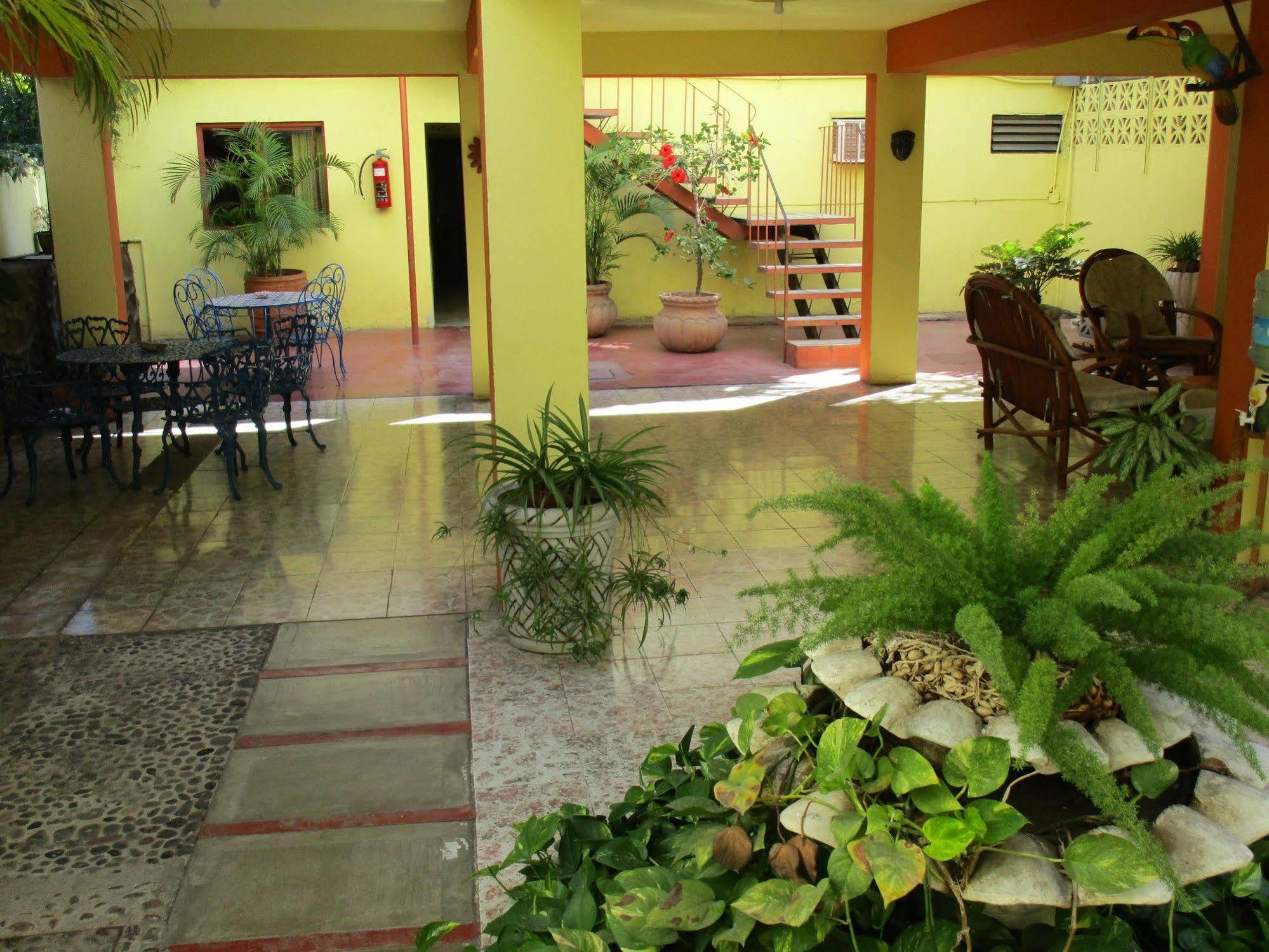 Hotel Lorimar لاباز المظهر الخارجي الصورة