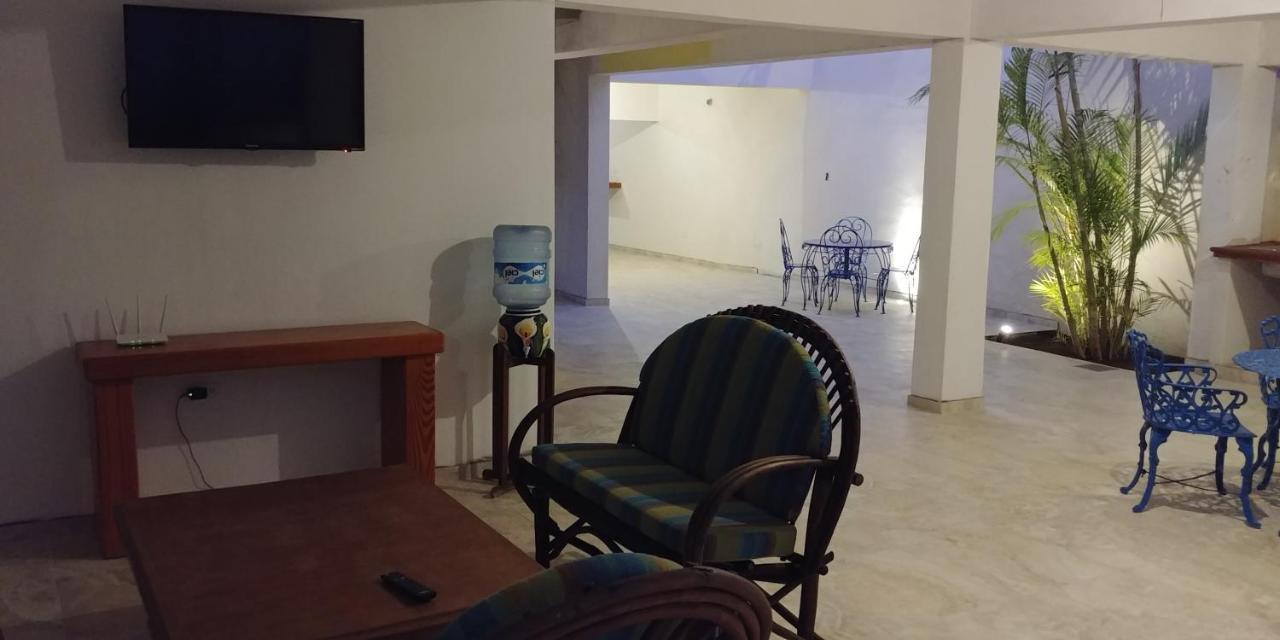Hotel Lorimar لاباز المظهر الخارجي الصورة