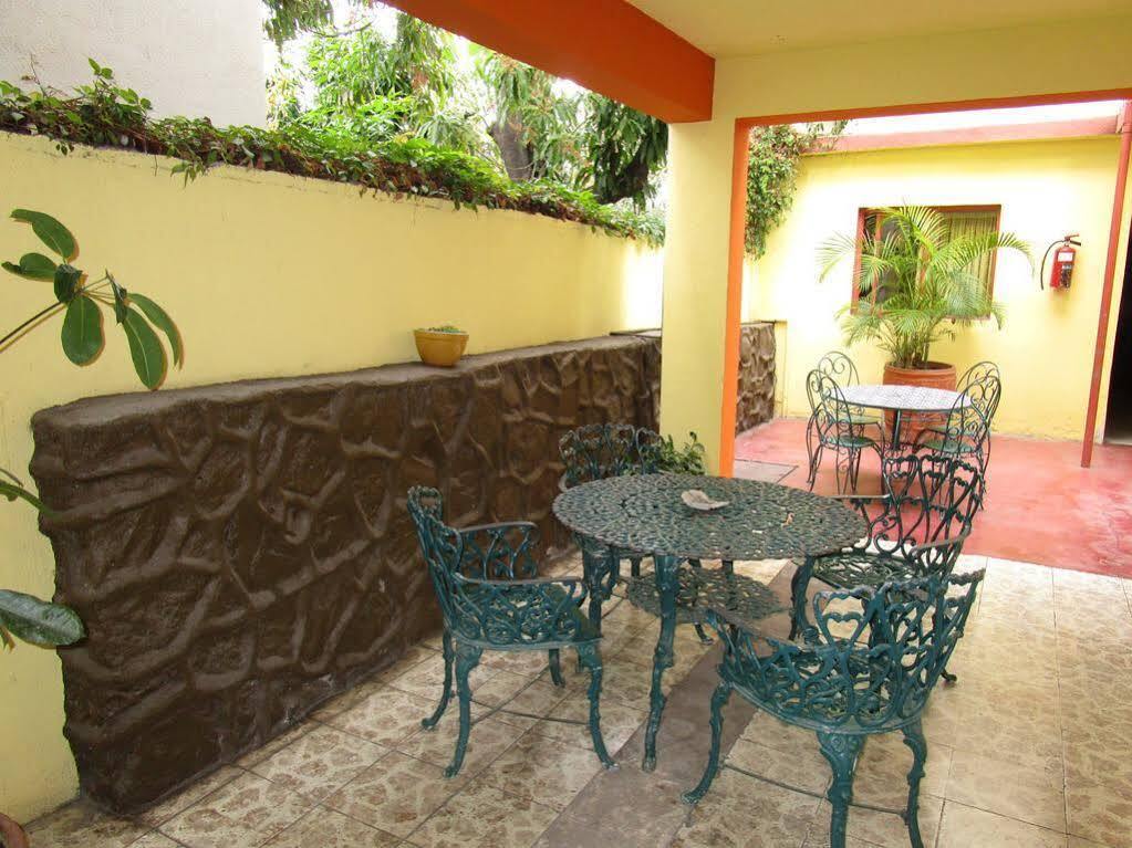 Hotel Lorimar لاباز المظهر الخارجي الصورة