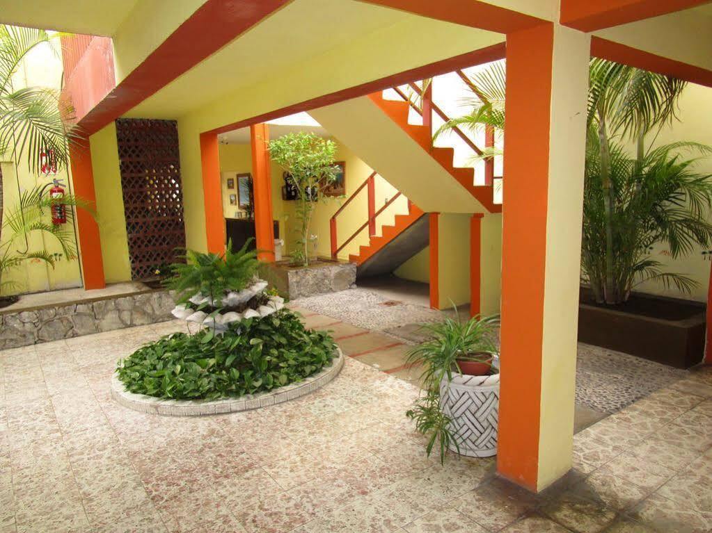 Hotel Lorimar لاباز المظهر الخارجي الصورة